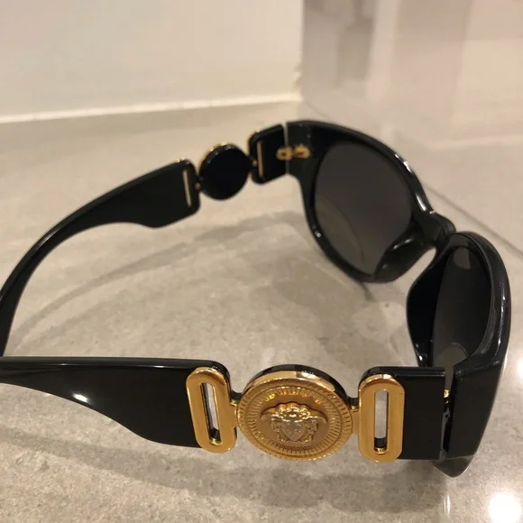Versace Sunglasses - Picture 4 of 9